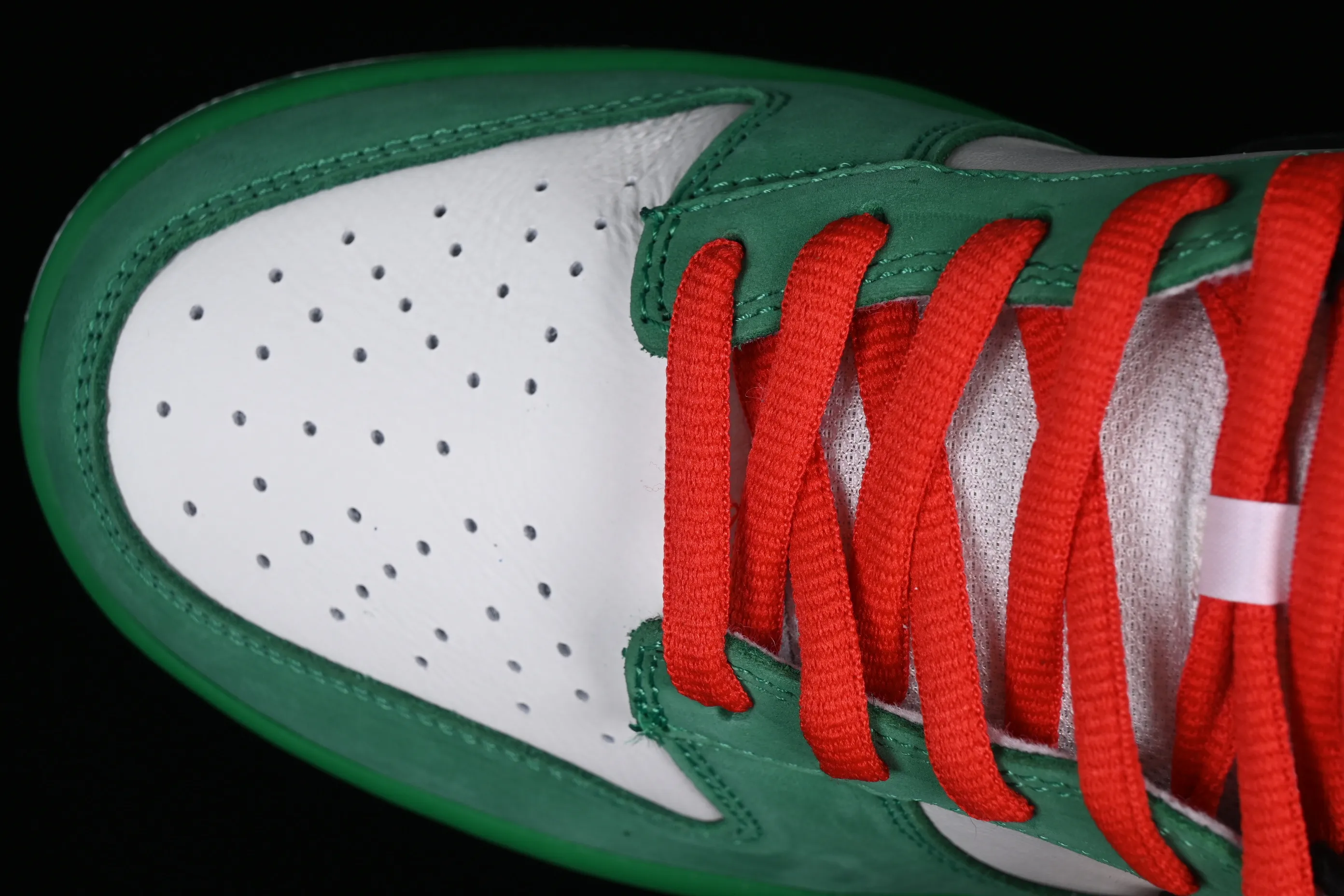 All categories Nk SB Dunk series Nk SB Dunk Low low-top sneakers Y version Nk Dunk SB Low Heineken Heineken ultra-limited edition low-top sports and leisure sneakers 304292-302